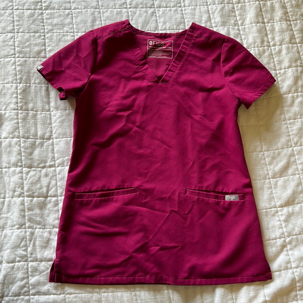 FIGS Casma 3-Pocket Scrub Top